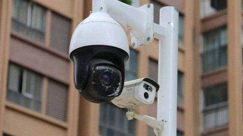 网络摄像机与模拟摄像机：一场技术演进与适用场景的对话**